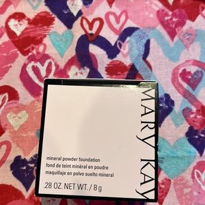 New Mary Kay Product.  Mineral Powder Foundation. Ivory 2